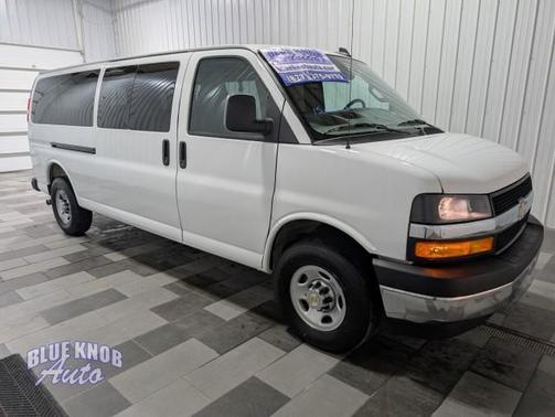 Summit White 2025 Chevrolet Express 3500 RWD 3500 Extended Wheelbase LT