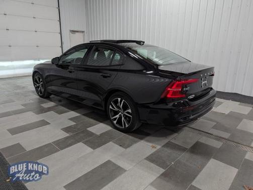 2024 Volvo S60 B5 Plus Dark Theme
