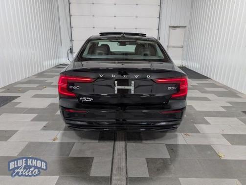 2024 Volvo S60 B5 Plus Dark Theme