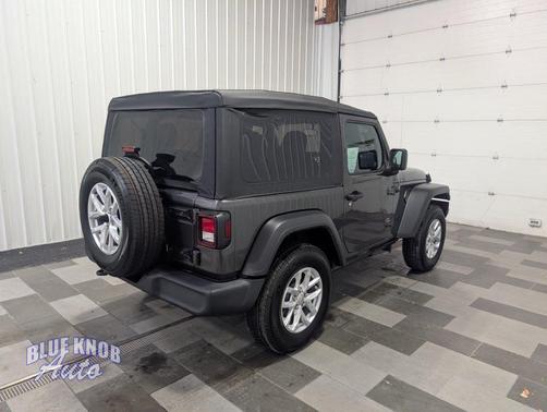 Granite Crystal Metallic Clearcoat 2023 Jeep Wrangler Sport S