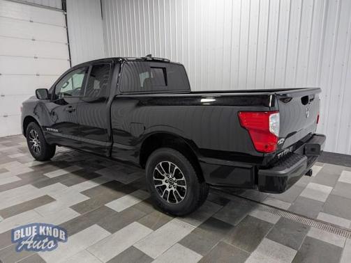 2024 Nissan Titan SV