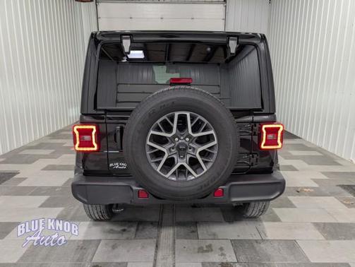 2024 Jeep Wrangler 4-Door Sahara 4x4