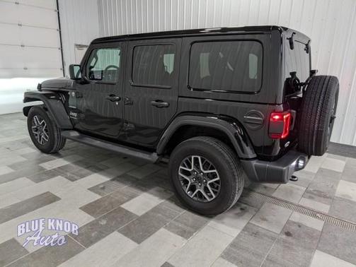 2024 Jeep Wrangler 4-Door Sahara 4x4