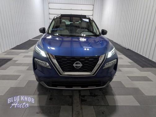 Caspian Blue Metallic/Super Black 2023 Nissan Rogue SL
