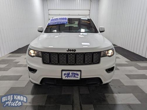 2022 Jeep Grand Cherokee Laredo