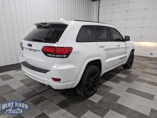 2022 Jeep Grand Cherokee Laredo
