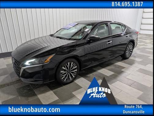 Super Black 2025 Nissan Altima SV FWD