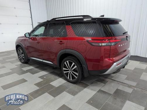 2023 Nissan Pathfinder Platinum 4WD
