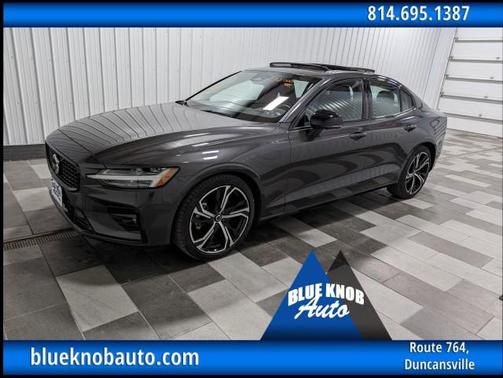 2024 Volvo S60 B5 Plus Dark Theme
