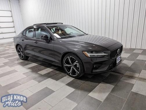 2024 Volvo S60 B5 Plus Dark Theme