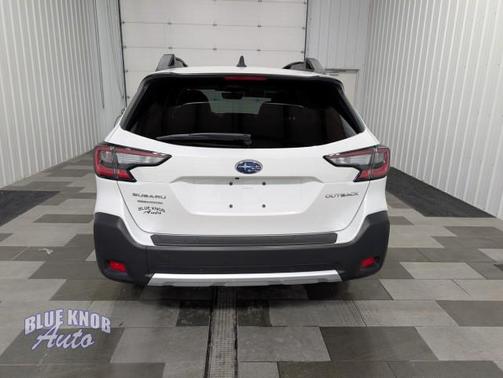 Crystal White Pearl 2025 Subaru Outback Limited