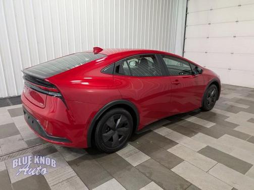 2025 Toyota Prius LE