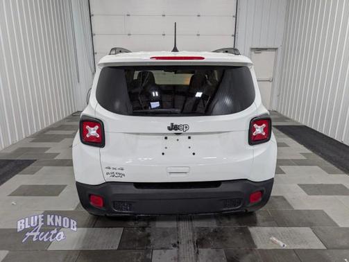 Alpine White Clearcoat 2023 Jeep Renegade Latitude