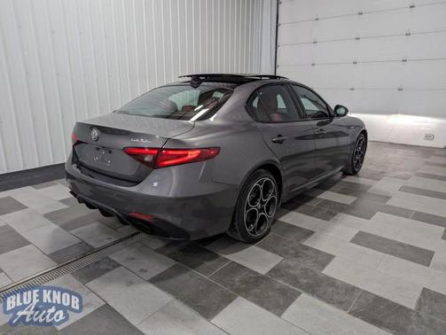 2022 Alfa Romeo Giulia Veloce