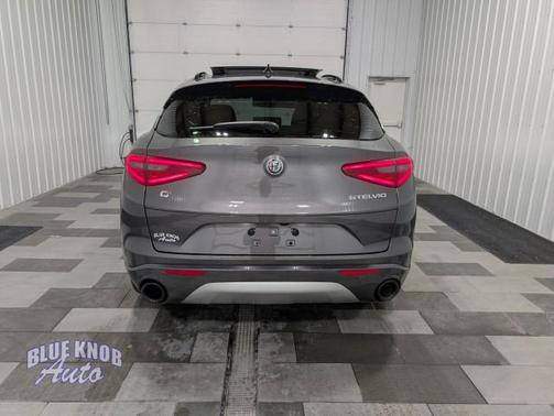 Vesuvio Gray Metallic 2023 Alfa Romeo Stelvio Ti