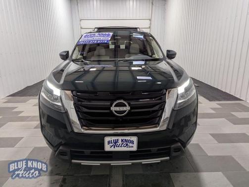 2023 Nissan Pathfinder SL FWD