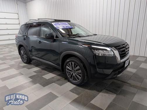 2023 Nissan Pathfinder SL FWD