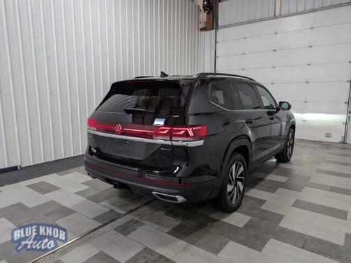 2025 Volkswagen Atlas 2.0T SE w/Technology 4MOTION