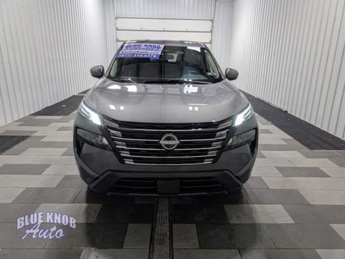 Gun Metallic 2025 Nissan Rogue SV