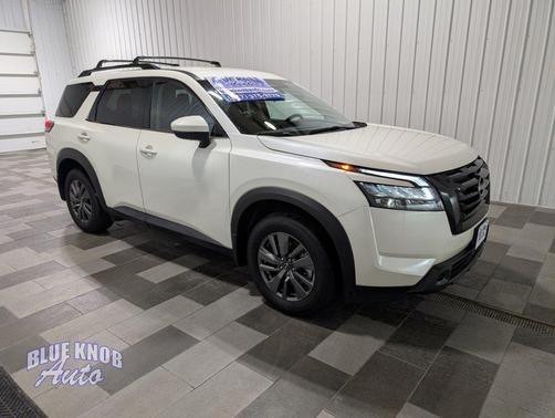 Pearl White Tricoat 2024 Nissan Pathfinder SV 4WD
