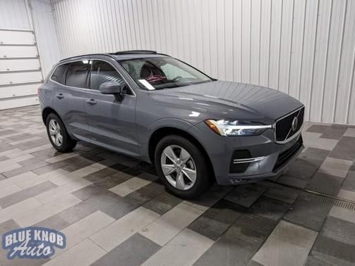 2022 Volvo XC60 B5 Momentum