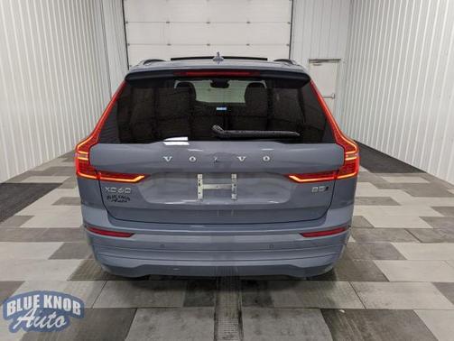 2022 Volvo XC60 B5 Momentum