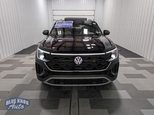 2025 Volkswagen Atlas Cross Sport 2.0T SE w/Technology 4MOTION