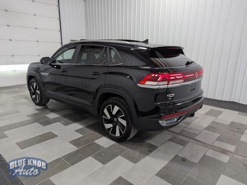 2025 Volkswagen Atlas Cross Sport 2.0T SE w/Technology 4MOTION