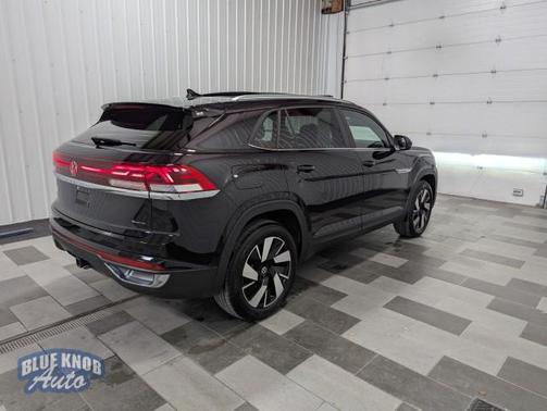 2025 Volkswagen Atlas Cross Sport 2.0T SE w/Technology 4MOTION