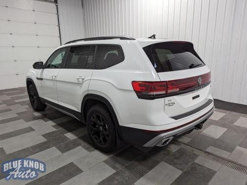 2024 Volkswagen Atlas 2.0T SE w/Technology 4MOTION