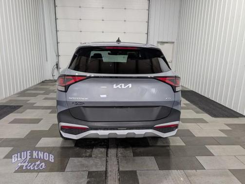 Everlasting Silver 2025 Kia Sportage LX