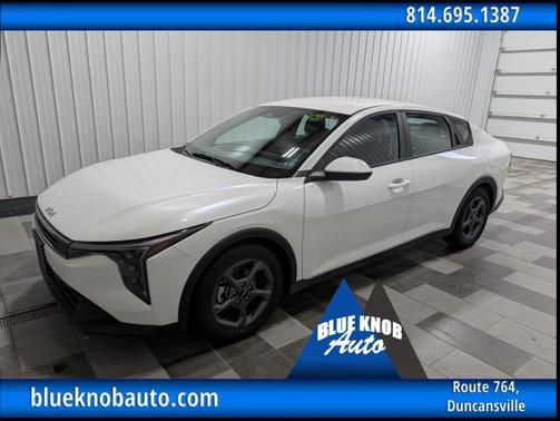 2025 Kia K4 LXS