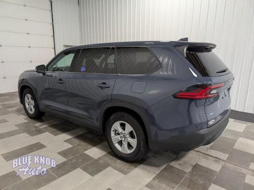 2025 Toyota Highlander LE