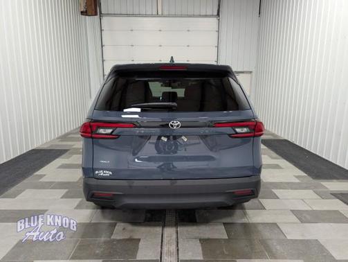 2025 Toyota Highlander LE