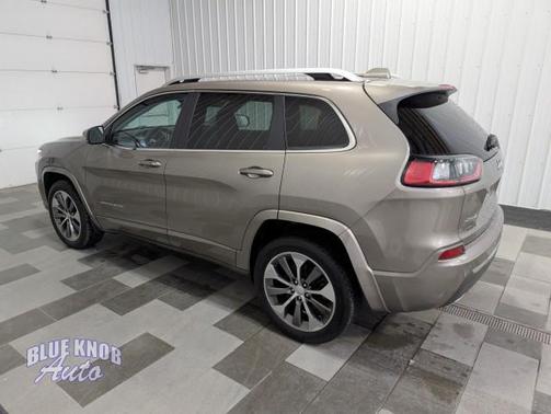 Light Brownstone Pearlcoat 2019 Jeep Cherokee Overland