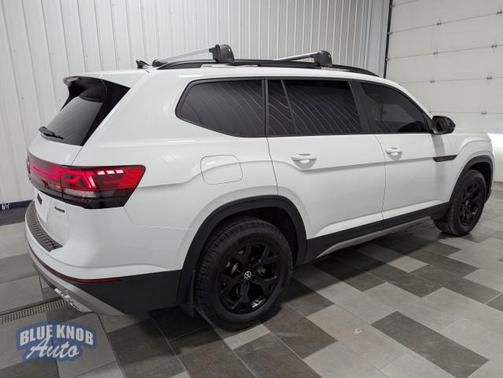 2024 Volkswagen Atlas 2.0T SE w/Technology 4MOTION