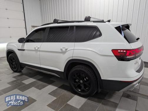 2024 Volkswagen Atlas 2.0T SE w/Technology 4MOTION