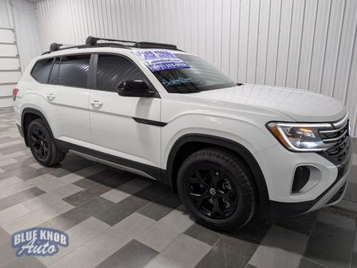 2024 Volkswagen Atlas 2.0T SE w/Technology 4MOTION
