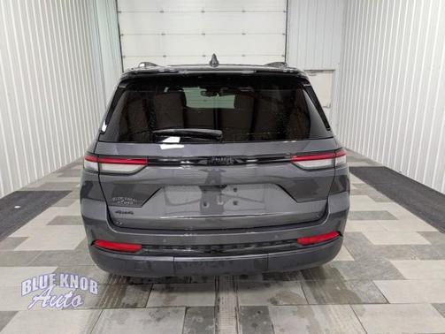 Baltic Gray Metallic Clearcoat 2024 Jeep Grand Cherokee Altitude
