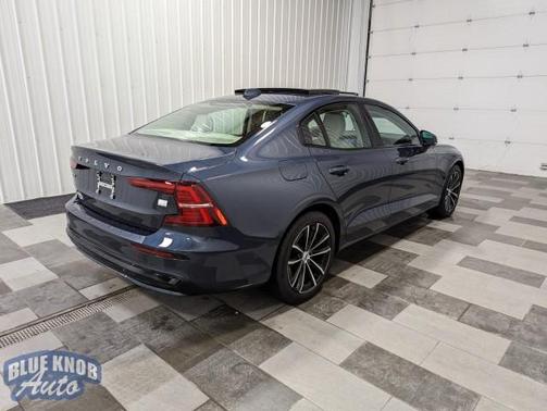 2023 Volvo S60 Recharge Plug-In Hybrid T8 Plus Dark Theme