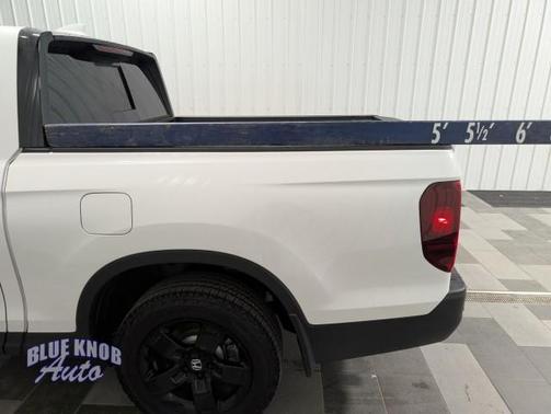 Platinum White Pearl 2025 Honda Ridgeline Black