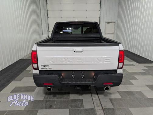 Platinum White Pearl 2025 Honda Ridgeline Black