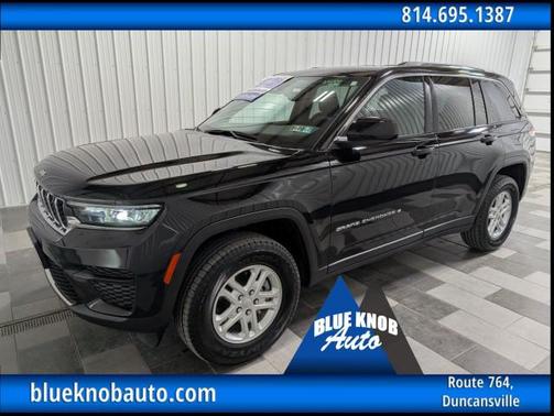 Diamond Black Crystal Pearlcoat 2023 Jeep Grand Cherokee Laredo