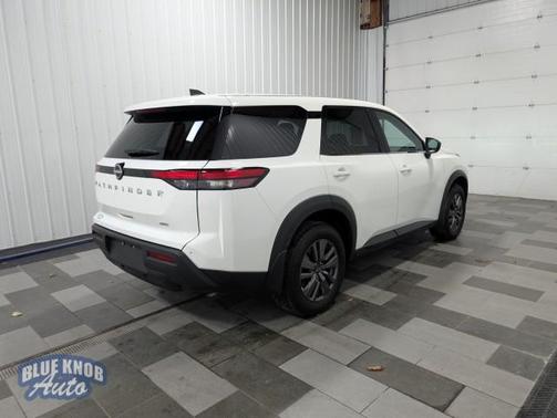 2024 Nissan Pathfinder S 4WD