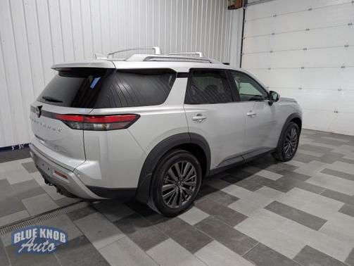2022 Nissan Pathfinder SL 4WD
