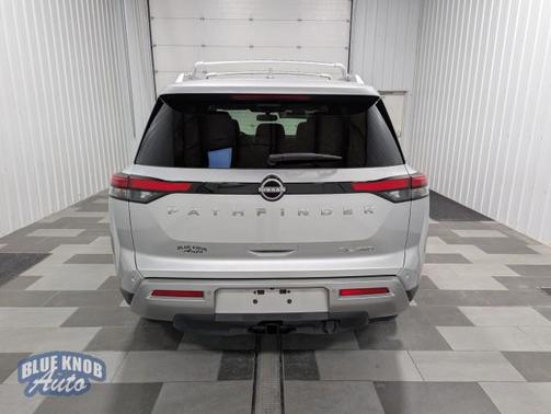 2022 Nissan Pathfinder SL 4WD