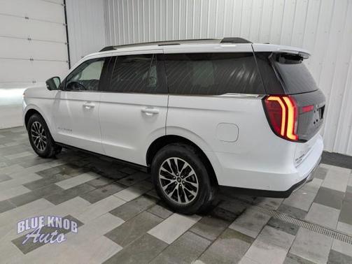 Oxford White 2025 Ford Expedition Platinum