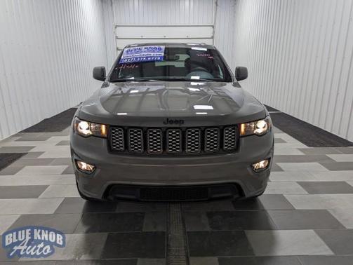 2022 Jeep Grand Cherokee Laredo