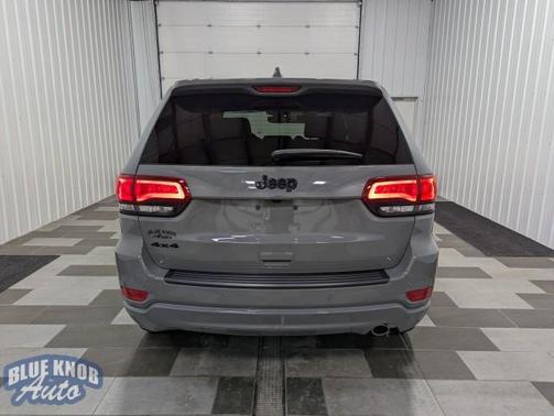 2022 Jeep Grand Cherokee Laredo