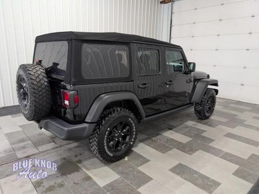 Black Clearcoat 2022 Jeep Wrangler Willys